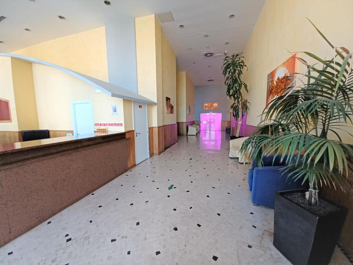 Oasis Beach Apartment ปอร์ติเมา ภายนอก รูปภาพ